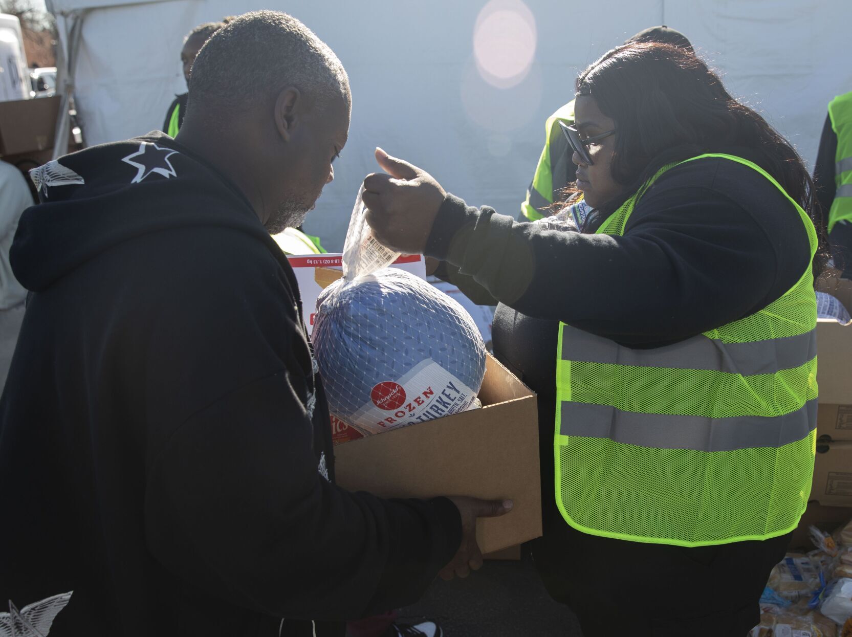 Urban League of Metropolitan St. Louis helps families in need for Thanksgiving
